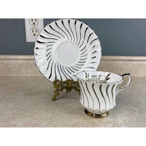 Queen Anne 25th Anniversary Bone China England Tea Cup And Saucer Set